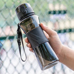 Lade das Bild in den Galerie-Viewer, Sportflasche Tritan Trinkflasche Wasserflasche. Die perfekte Begleitung für aktive Tage! Du liebst es, aktiv zu sein, sich bewegen und abkühlen zu lassen? Dann ist unsere Tritan Sportflasche genau das Richtige für dich!