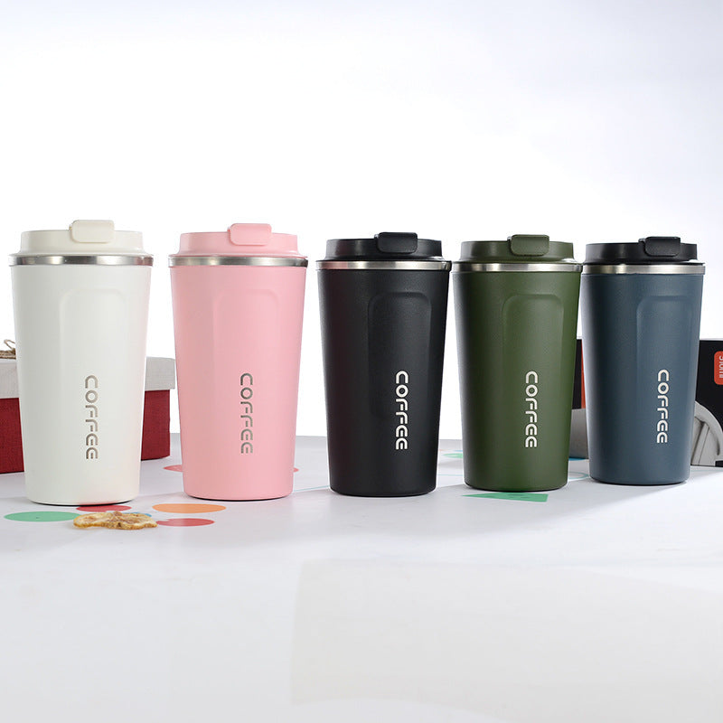 Der perfekte Thermobecher und Kaffeebecher to go für Genießer und Vielbeschäftigte! Du suchst nach einem Kaffeebecher, der nicht nur funktional ist, sondern auch stilvoll, farbig und ansprechend ist? Unsere Thermo-Kaffeebecher to go erfüllen all diese Kriterien und noch mehr!