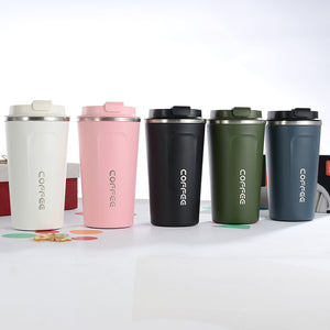 Der perfekte Thermobecher und Kaffeebecher to go für Genießer und Vielbeschäftigte! Du suchst nach einem Kaffeebecher, der nicht nur funktional ist, sondern auch stilvoll, farbig und ansprechend ist? Unsere Thermo-Kaffeebecher to go erfüllen all diese Kriterien und noch mehr!